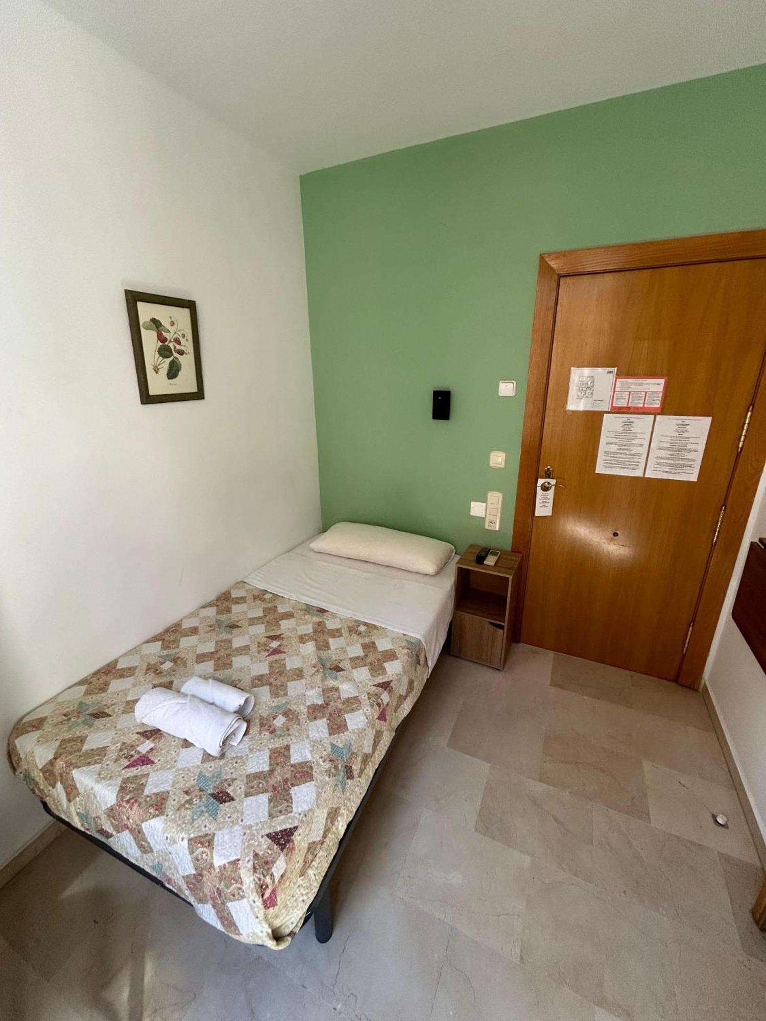 Hostal El Olivo Гранада Екстериор снимка