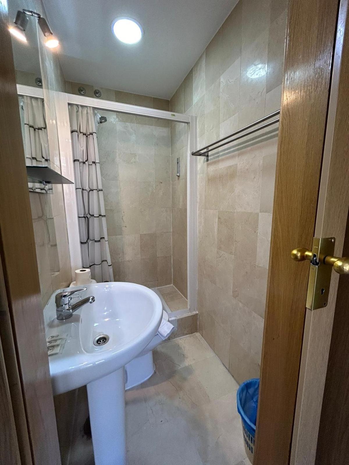 Hostal El Olivo Гранада Екстериор снимка